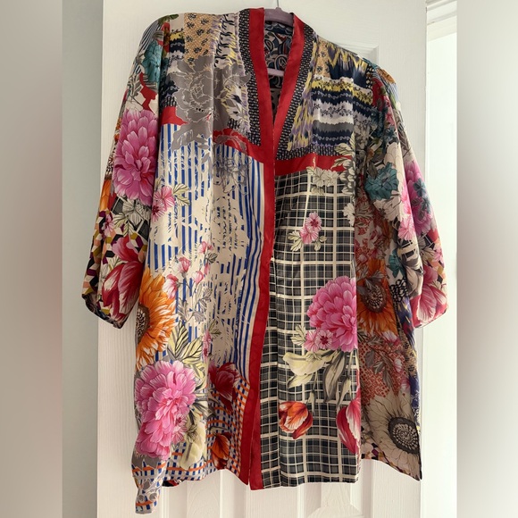 Johnny Was Betsy Emilia Reversible Kimono 100% silk Women's Tops in size large - Picture 10 of 14